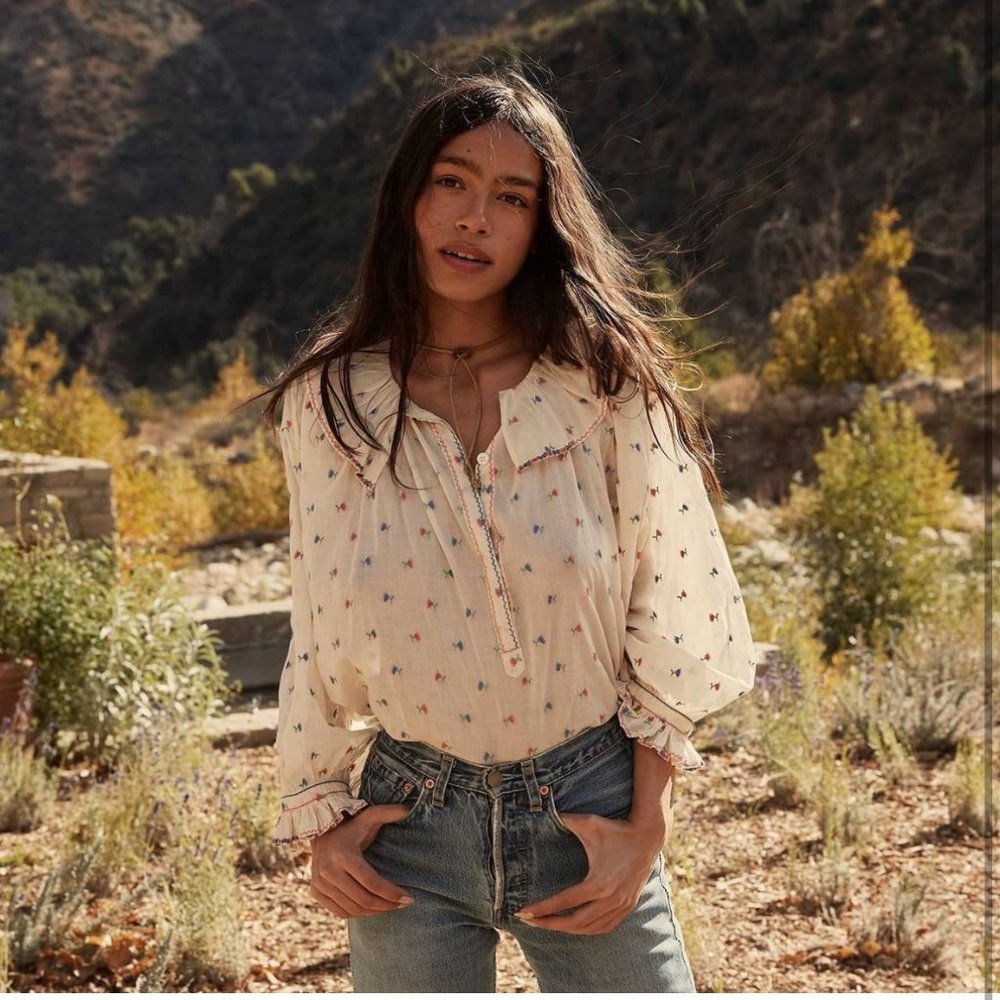 Dôen Ethel Top - Cream with Carnation Embroidery